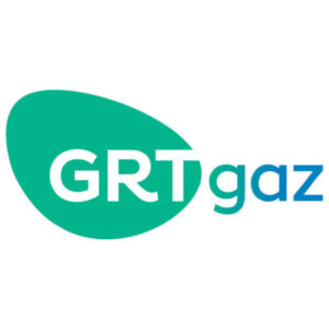 Logo de GRTgaz, une entreprise de transport de gaz en France, avec l'acronyme 'GRTgaz' en lettres bleues majuscules, superposées sur un ovale vert. Le design évoque une image de marque moderne et responsable dans le secteur de l'énergie.